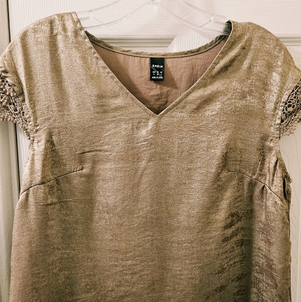 SHEIN Emery Rose Metallic Gold  Casual Lace Trim Cap Sleeves W's Sz S/US 4